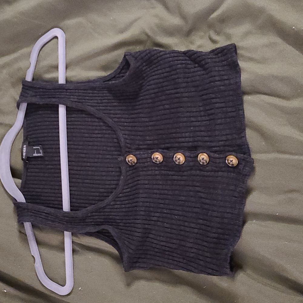 Black crop tank